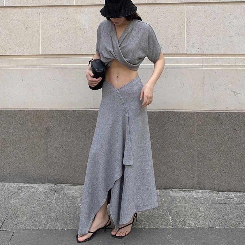 autumn collared short sleeved top, slim skirt suit, design, temperament, casual commuting autumn collared short sleeved top, slim skirt suit, design, temperament, casual commuting