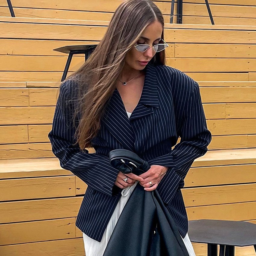 high end waisted and slim fitting striped blazer, designed to be stylish and stylish for commuting high end waisted and slim fitting striped blazer, designed to be stylish and stylish for commuting