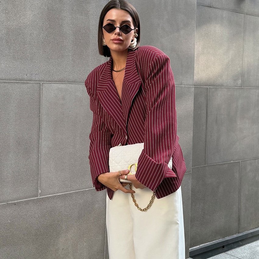 high end waisted and slim fitting striped blazer, designed to be stylish and stylish for commuting high end waisted and slim fitting striped blazer, designed to be stylish and stylish for commuting